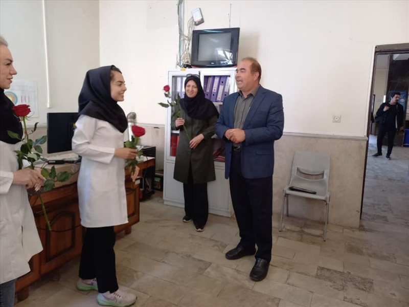 حضور ریاست مرکز بهداشت در مراکز جامع سلامت به مناسبت روز ماما